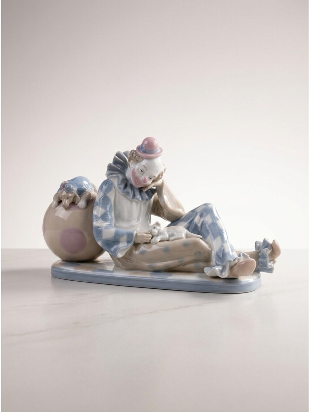 vintage clown circus waves glossy figurine with dogs 11 inch